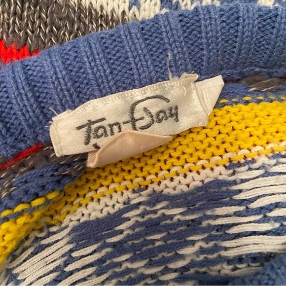 Vintage Tan Jay women’s multicoloured Nordic style sweater in size small - Picture 5 of 6